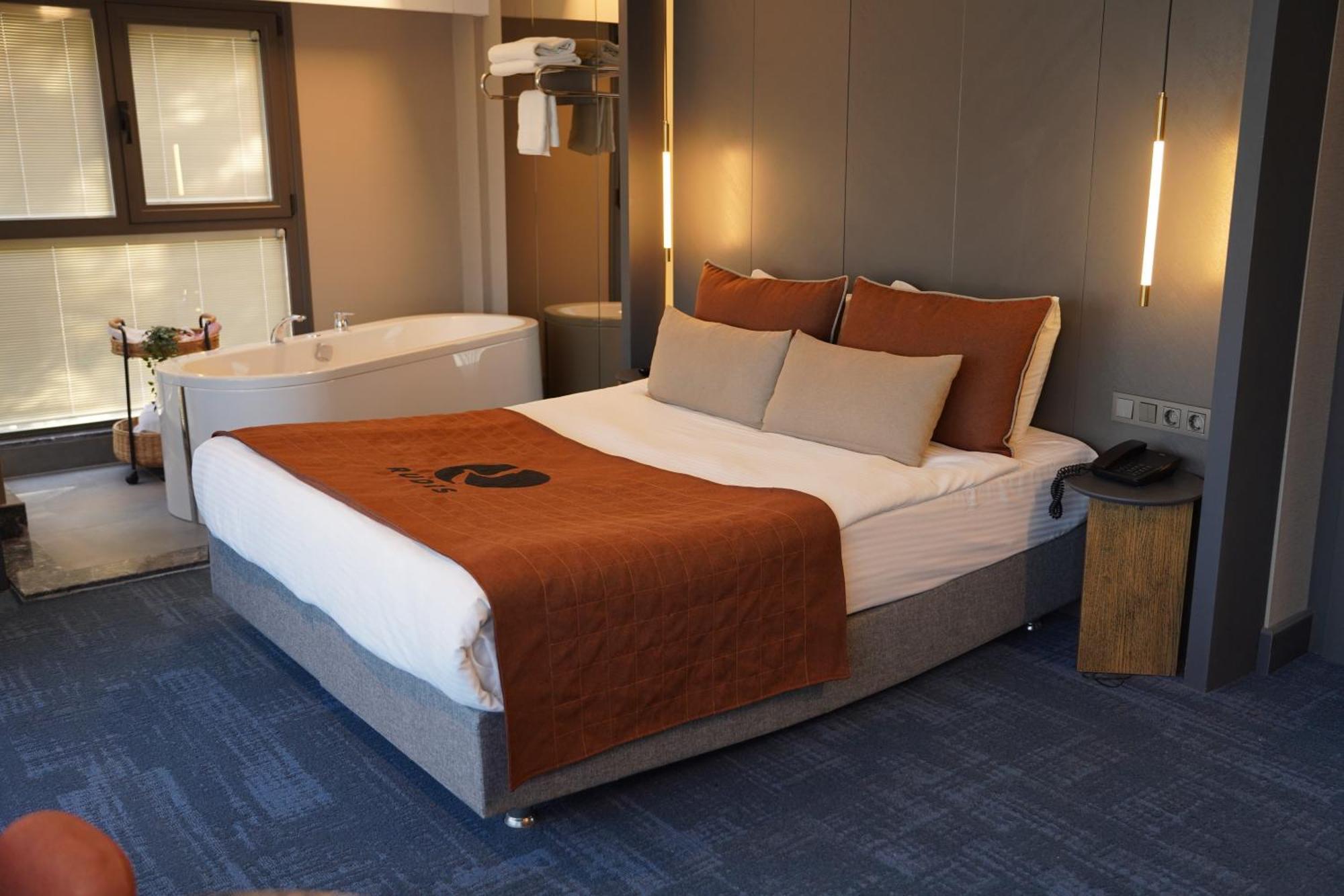 Rudis Hotel Narlidere Exteriör bild